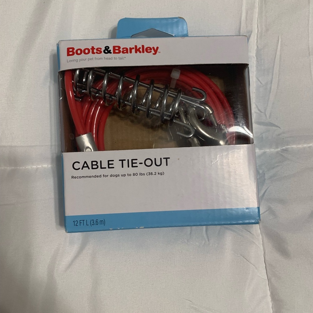 Boots and Barkley cable tie-out. From Target. NIB.